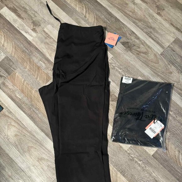 Black Maternity Scrub Pants ✨Host Pick✨ - Picture 9 of 10